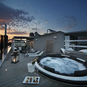 Hotel Q